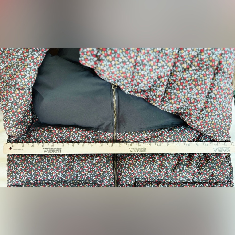 Universal Thread Puffer Jacket, Size Medium With … - image 8